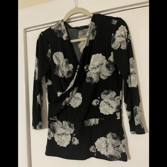 Ellen Tracy Black Floral 3/4 sleeve Top Size X-Small - Picture 5 of 11